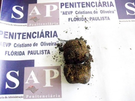 Mulher tenta entrar na Penitenciária de Flórida Paulista com maconha e acaba presa