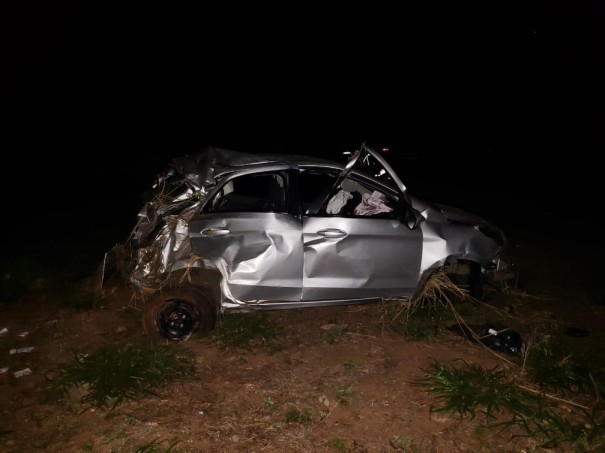Suspeito morre ap�s capotar carro roubado de motorista de aplicativo em Rancharia