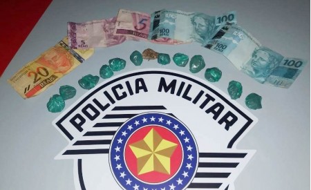 Indivíduo é flagrado pela PM ao buscar droga em Adamantina para vender em Flórida Paulista
