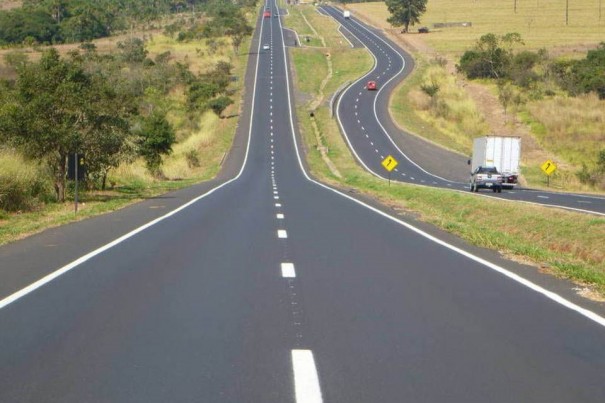 Obras de manuten��o na SP-270 alteram tr�fego de ve�culos em Presidente Prudente