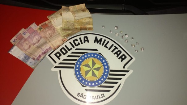 Pol�cia Militar de Osvaldo Cruz prende traficante na Avenida Brasil