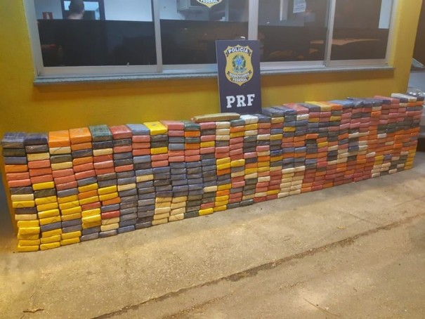 PRF apreende mais de meia tonelada de coca�na em Paranagu�