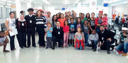 Crianças do CRAS José Leão Bicalho tiram primeiro RG no Poupatempo de Tupã