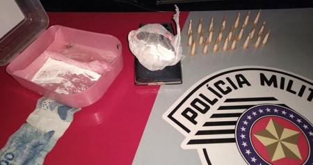 Homem é preso com pinos de cocaína e R$ 100,00 na cueca em Tupã