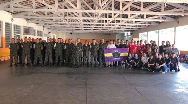 Arrast�o da Solidariedade arrecada alimentos e repassa � Santa Casa de Adamantina