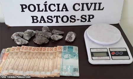 Polícia Civil de Bastos apreende maconha, dinheiro e balança de precisão  no Jardim Esplanada