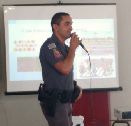 Polícia Militar realiza palestra sobre trânsito aos alunos do Projeto Guri de Tupi Paulista