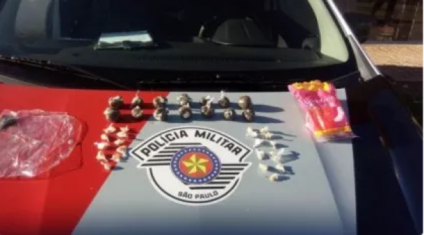 Polcia apreende carro de visitantes na vicinal do Presdio de Luclia com quantidade considervel de drogas