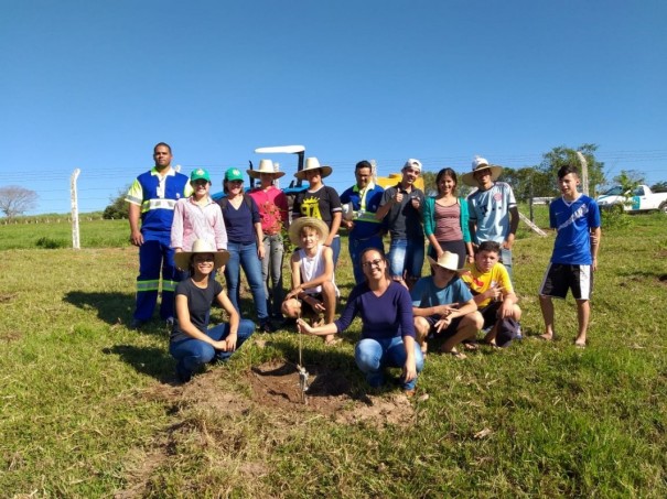 Dia do Meio Ambiente: Prefeitura de Sagres e Sabesp fazem plantio de mudas em rea de Preservao Permanente 