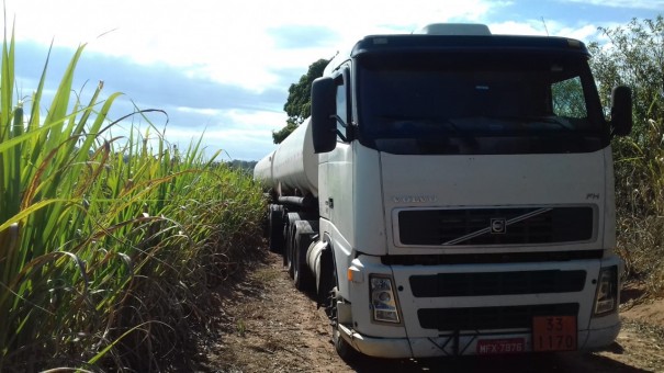 Pol�cia Rodovi�ria de Adamantina recupera caminh�o roubado na SP-425