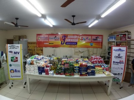 Organizadores entregam 750kg de alimentos arrecadados na 3ª Corrida e Caminhada Solidária do Aniversário de Osvaldo Cruz