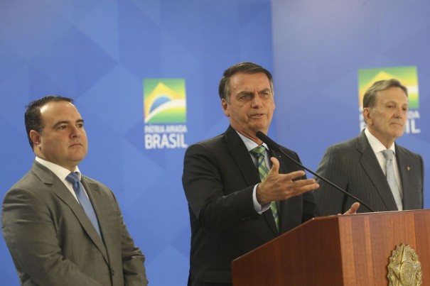 Bolsonaro anuncia policial militar na Secretaria-Geral da Presidncia