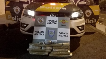 Passageiro de ônibus é preso pela PM Rodoviária com quase 10 kg de maconha em Adamantina