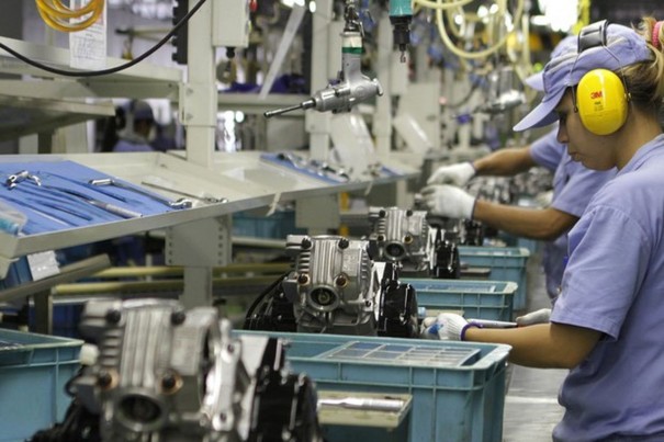 Produo industrial cresce 0,3% de maro para abril