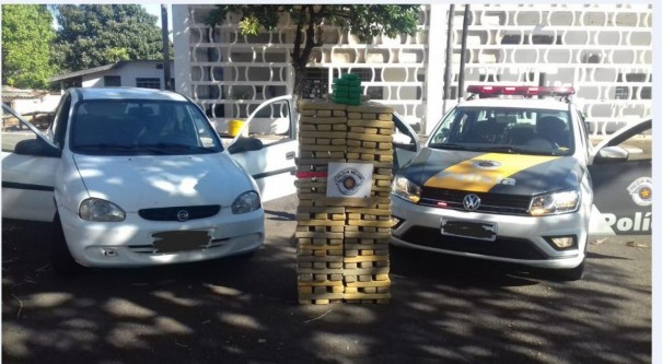 Homem � preso pela Pol�cia Rodovi�ria ap�s ser flagrado com mais de 228 quilos de maconha