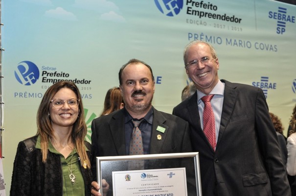 Mazucato recebe selo de Prefeito Empreendedor
