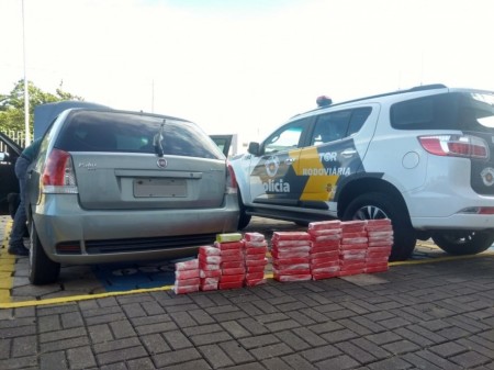 Fiscalização encontra mais de 100 tabletes de maconha escondidos em veículo em Presidente Venceslau