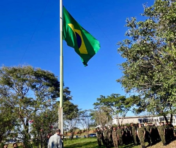 Rede Municipal de Educa��o de OC realiza evento do Projeto Praticando o Civismo