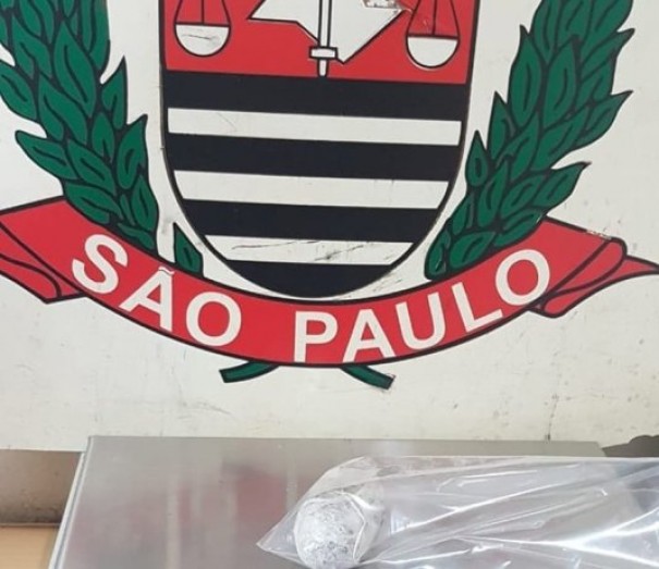 Policiais Civis de Junqueir�polis prendem mulher por tr�fico