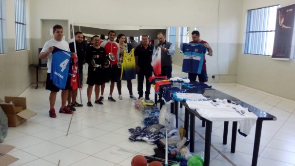 Prefeitura de OC entrega equipamentos e uniformes para a Secretaria de Cultura, Esportes e Turismo