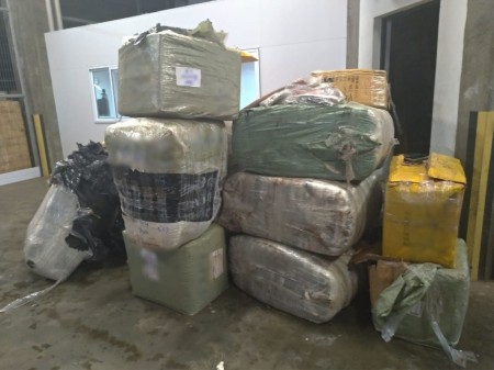 Polícia Militar apreende 48 volumes com mercadorias do Paraguai transportadas em ônibus