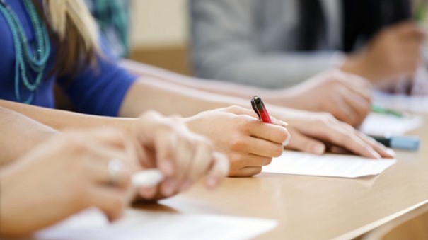 Concursos e processos seletivos selecionam profissionais com salrios de at R$ 4.657,50