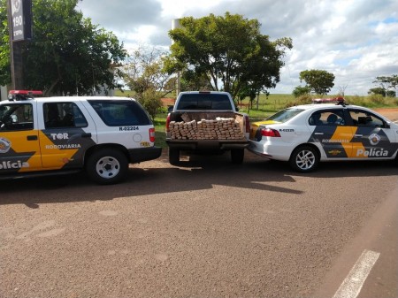 Carga de maconha é apreendida em carroceria de caminhonete em Rosana