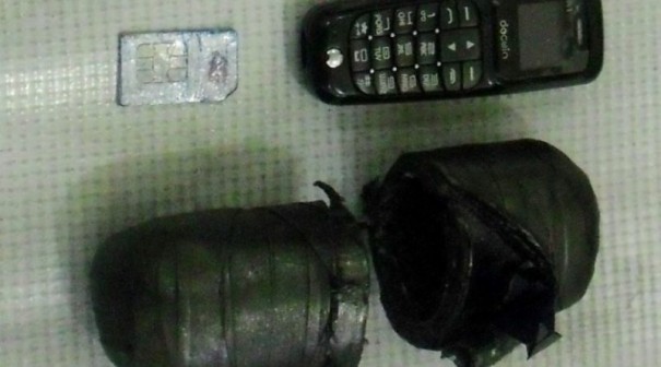 Celulares e chip s�o apreendidos com visitantes da Penitenci�ria de Fl�rida Paulista