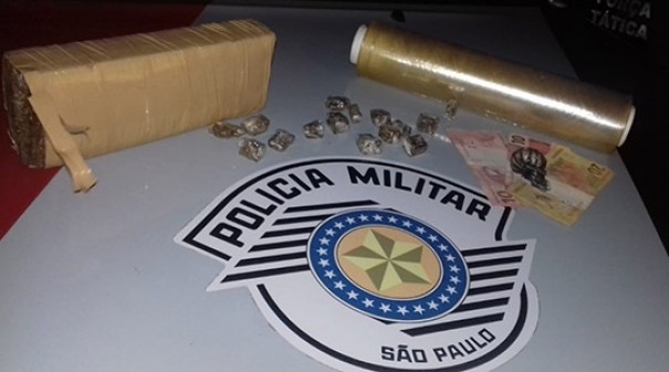 Dupla � presa pela PM por tr�fico de drogas