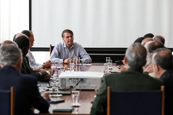 Bolsonaro avalia verso final da reforma previdenciria dos militares