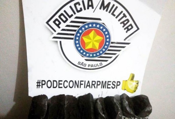 PM aborda �nibus e duas mulheres com drogas que seriam levadas para pres�dios s�o presas