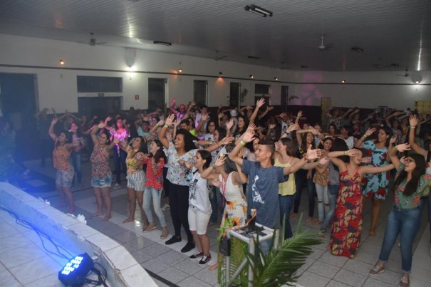 Carnaval: 8 Alegra Cristo rene pouco mais de 200 jovens