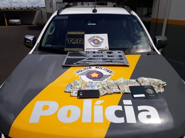 Mexicano  preso com cocana e mais de 1,4 mil dlares durante abordagem da Polcia Rodoviria