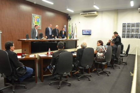 Por maioria de votos, Câmara acompanha parecer do TCE e aprova contas da Prefeitura