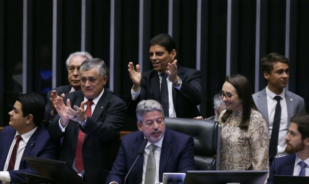 Cmara aprova urgncia para projeto do arcabouo fiscal