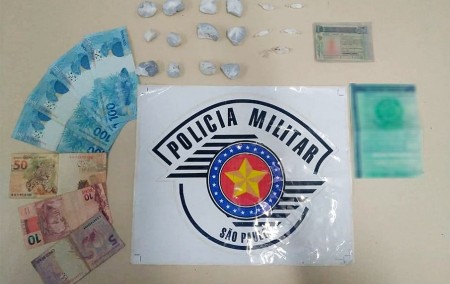 Polícia Militar de Bastos apreende drogas e autua 28 veículos