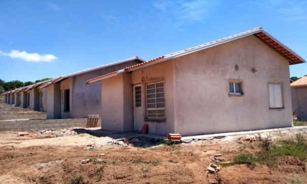 Construo das 101 casas populares seguem com as obras a todo o vapor em Flrida Paulista
