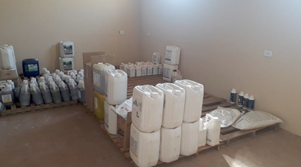 Pol�cia Ambiental apreende agrot�xico sem proced�ncia em Fl�rida Paulista; tr�s pessoas s�o autuadas