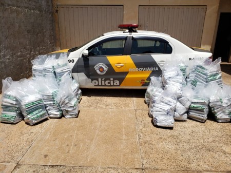 Polícia Rodoviária apreende grande quantidade de defensivos agrícolas na SP-425