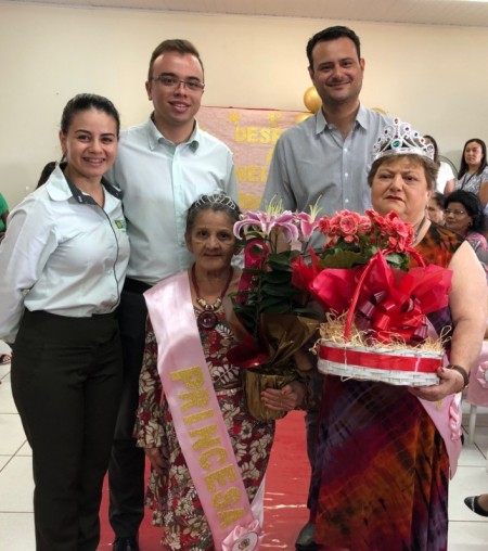 ACEOC participa de desfile em comemoração ao Dia Nacional do Idoso promovido pelo Projeto Quero Vida-Centro Dia