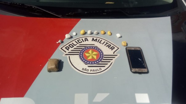 Pol�cia Militar prende traficante na Avenida Internacional, em Luc�lia 