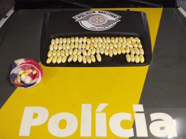 Nigerianos s�o flagrados transportando capsulas de coca�na na SP-270