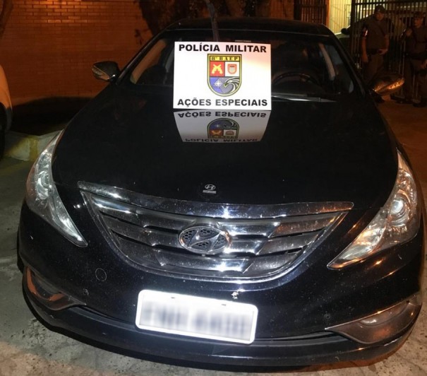 Baep intercepta em Presidente Epit�cio carro roubado que era levado ao Paraguai para servir ao transporte de drogas