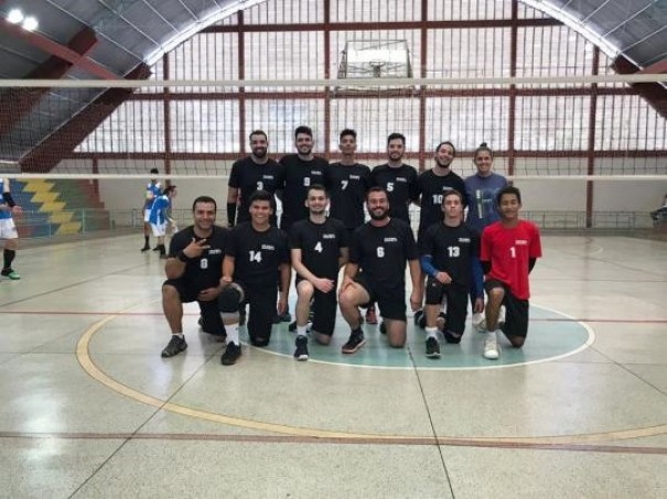 Vlei adulto de Osvaldo Cruz  destaque em torneio regional