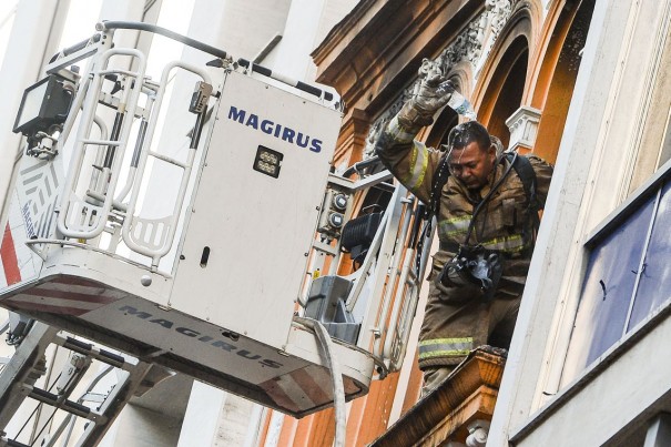 Morre quarto bombeiro que combateu incndio em boate no Rio