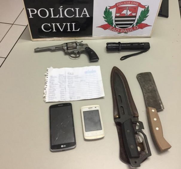 Opera��o policial prende suspeitos de envolvimento em 'tribunais do crime' em Rosana