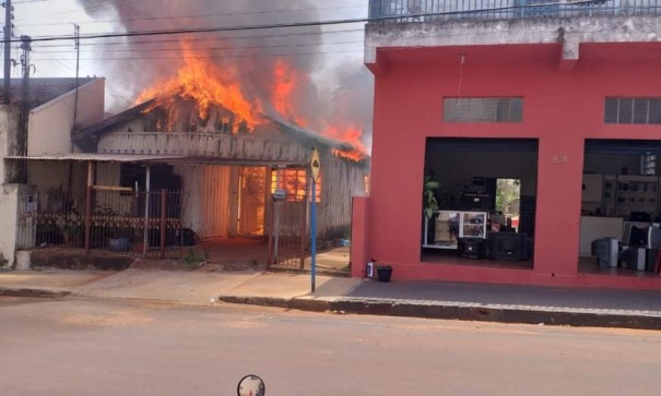 Homem � preso suspeito de incendiar casa da ex-mulher