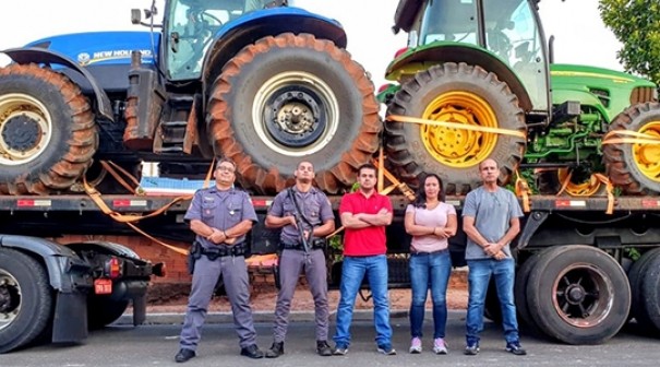 Pol�cia Militar recupera dois tratores roubados de propriedade rural