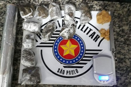 Indivíduo é preso acusado de tráfico de entorpecentes em Bastos