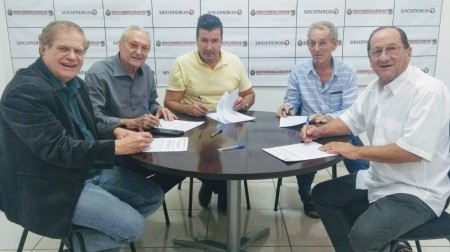 Sincomercio assina Convenção Coletiva do Comércio e define horário de fim de ano